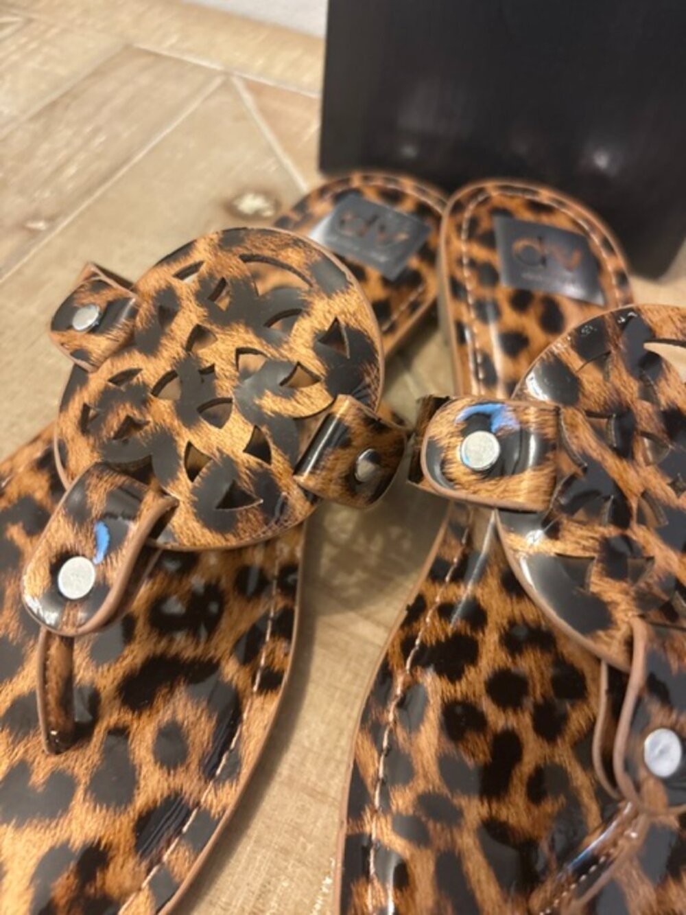 NEW Dolce Vita Gotie Leopard Patent Sandals Women Sizes: 8, 8.5, 9, 10 - Picture 2 of 5